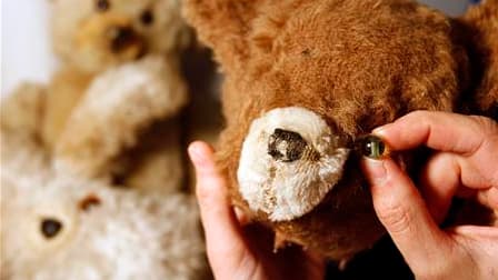 Votre peluche favorite montre des signes de fatigue? Une société finlandaise a pensé à elle et propose des séjours à des tarifs allant de 110 à 170 euros. /Photo d'archives/REUTERS/Régis Duvignau