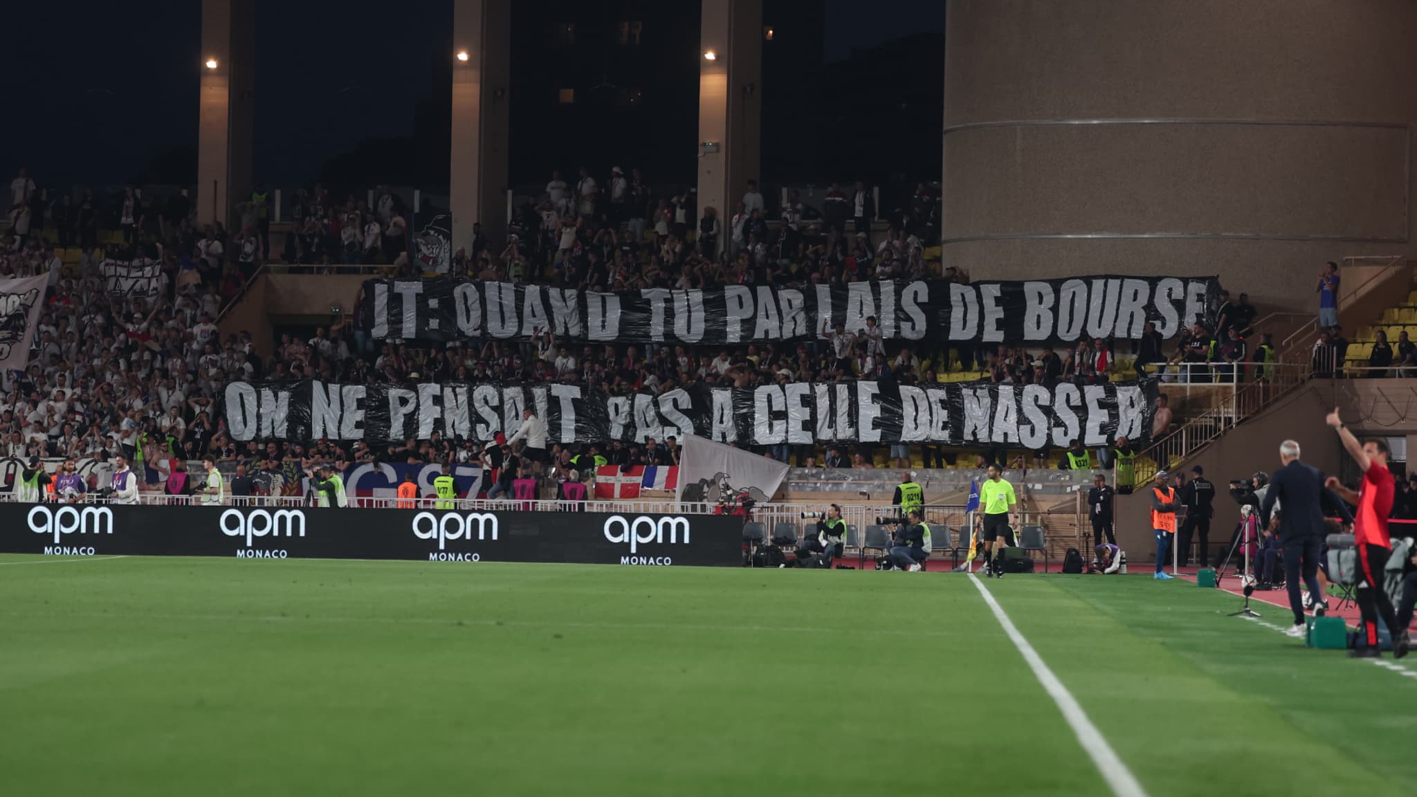 Des banderoles de supporteurs de l'Olympique Lyonnais, à Monaco le 10 mai 2025 Des banderoles de supporteurs de l'Olympique Lyonnais, à Monaco le 10 mai 2025