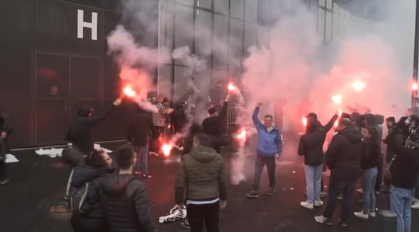 Des supporters d'Angers en colère