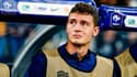 Benjamin Pavard, sur le banc avec l'équipe de France