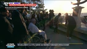Marseille: le pape François se recueille devant une stèle dédiée aux migrants et disparus en mer
