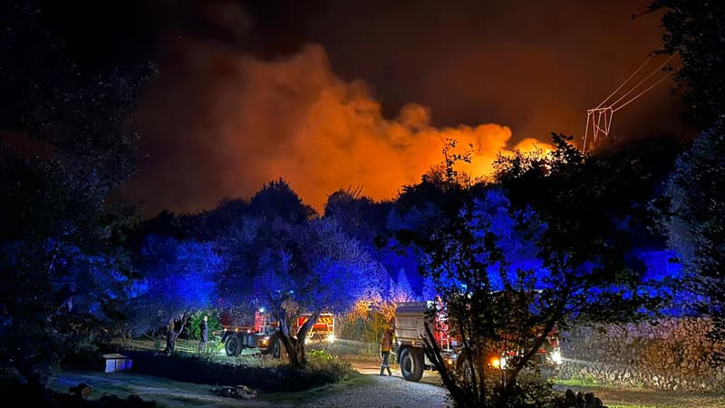 Un incendie s'est déclaré en bord de route ce samedi 14 octobre à Bouyon.