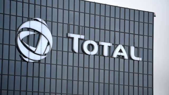 Les multinationales françaises qui comptent au moins une filiale dans un paradis fiscal versent en moyenne 26% d'impôt sur les sociétés de moins que les autres multinationales françaises.