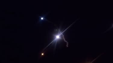 Image extraite d'une vidéo fournie par l'Iran, montrant des tirs de missiles iraniens contre des bases américaines en Irak.