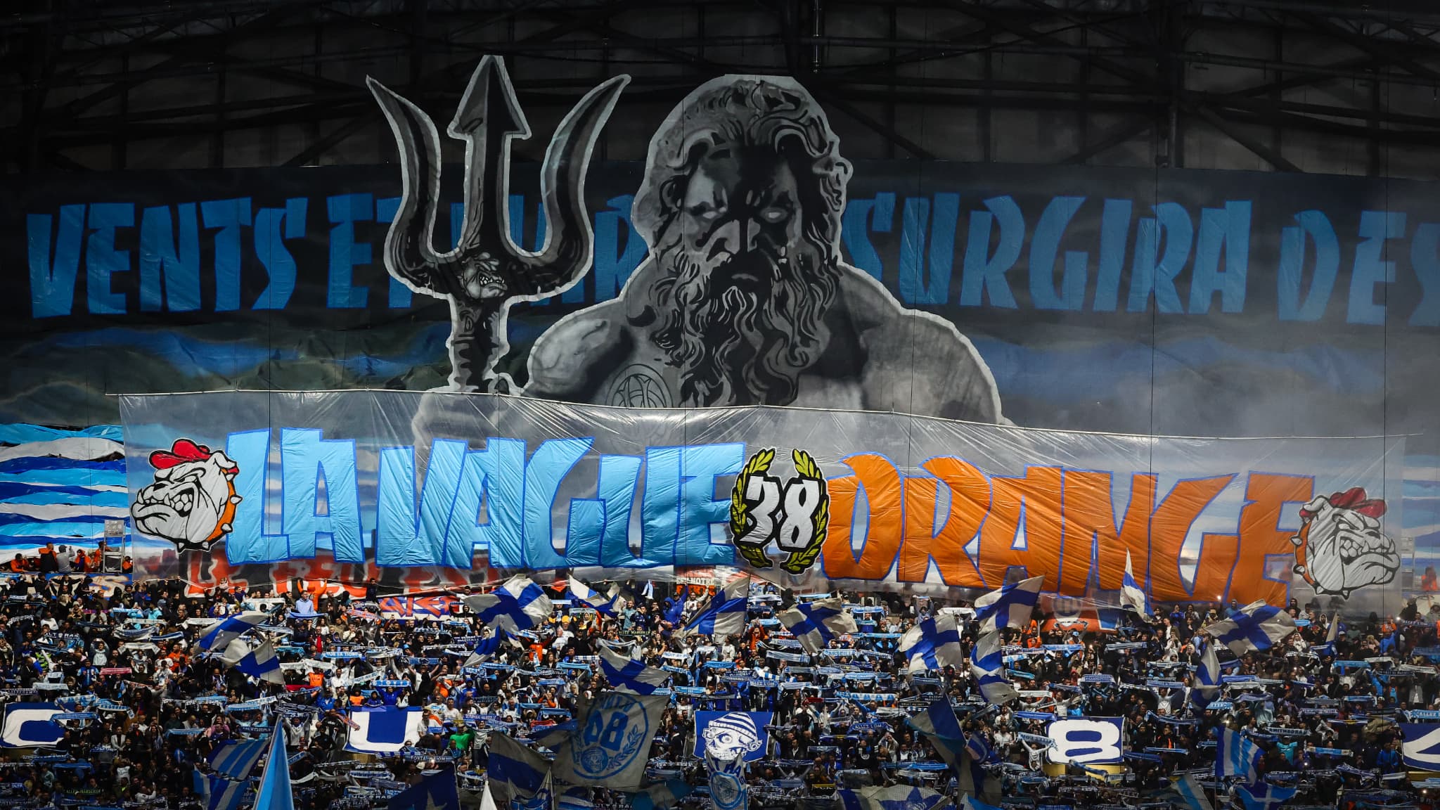 OM: Les coulisses du tifo 3D en virage sud