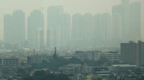 Brouillard de pollution à Jakarta, en Indonésie. 