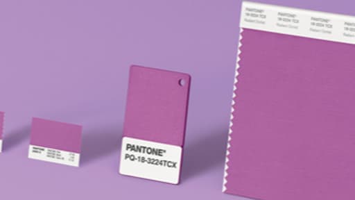 La nuance Pantone "Radiant orchid", tendance de l'année 2014.