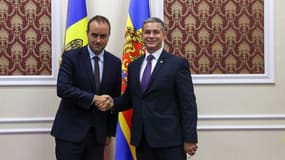 Le ministre des Armées Sébastien Lecornu avec mon homologue moldave Anatolie Nosatîi.