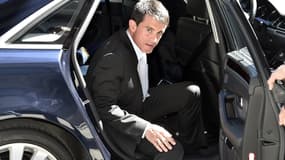 Manuel Valls appelle à préserver l'emploi et l'investissement dans le secteur