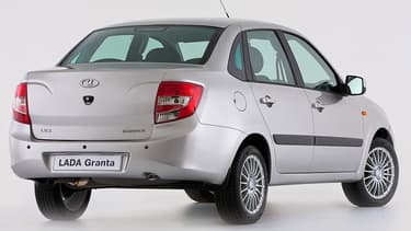La Lada Granta est encore plus abordable que la Logan et la Sandero de Dacia.