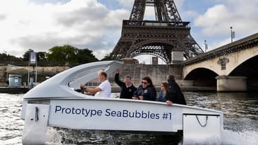 En juin dernier, Anne Hidalgo, maire de Paris, a testé Sea Bubble, l'hydroptère inventé par Alain Thébault, mais les autorités fluviales tiquait sur la vitesse excessive de la navette.