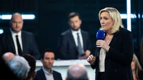Marine Le Pen invitée de "La France dans les yeux" sur BFMTV, le 22 mars 2022.