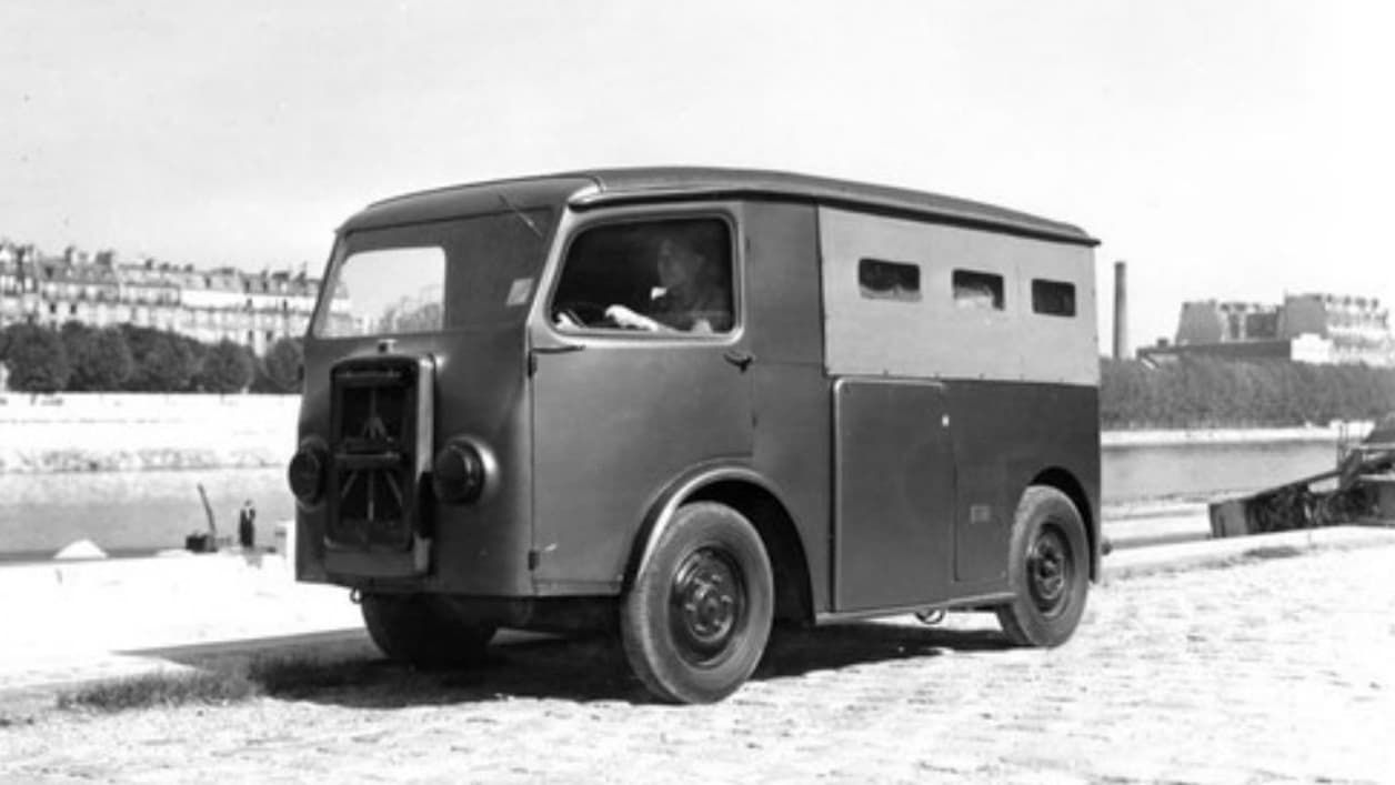 Le TUB lancé en 1939, ancêtre du Type H. Le TUB lancé en 1939, ancêtre du Type H.