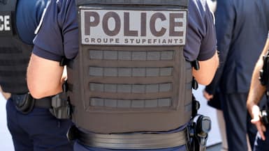 Des agents de l'unité de police des stupéfiants, à Marseille le 26 juin 2023 (photo d'illustration).