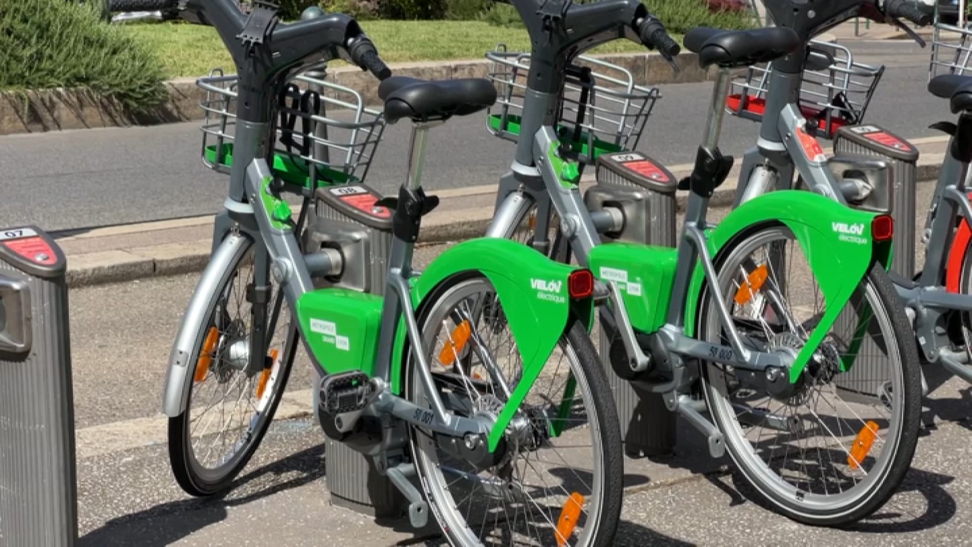 Lyon les nouveaux Vélo'v électriques déployés en 2025, les stations