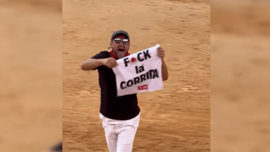 "FUCK LA CORRIDA": L'INFLUENCEUR JEREMSTAR EN GARDE À VUE APRÈS AVOIR FAIT IRRUPTION AUX ARÈNES DE NÎMES AVEC UNE PANCARTE ANTI-TAUROMACHIE