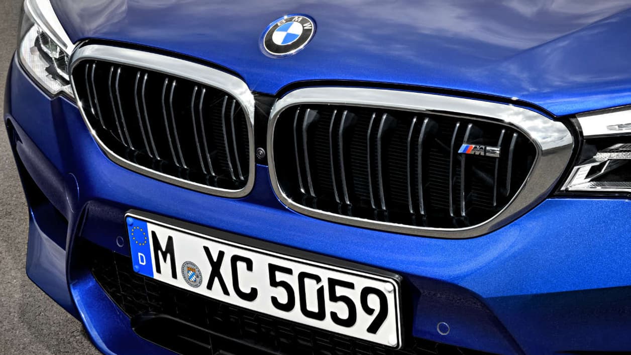 Les principales nouveautés esthétiques de la M5 se situent au niveau de la face avant.