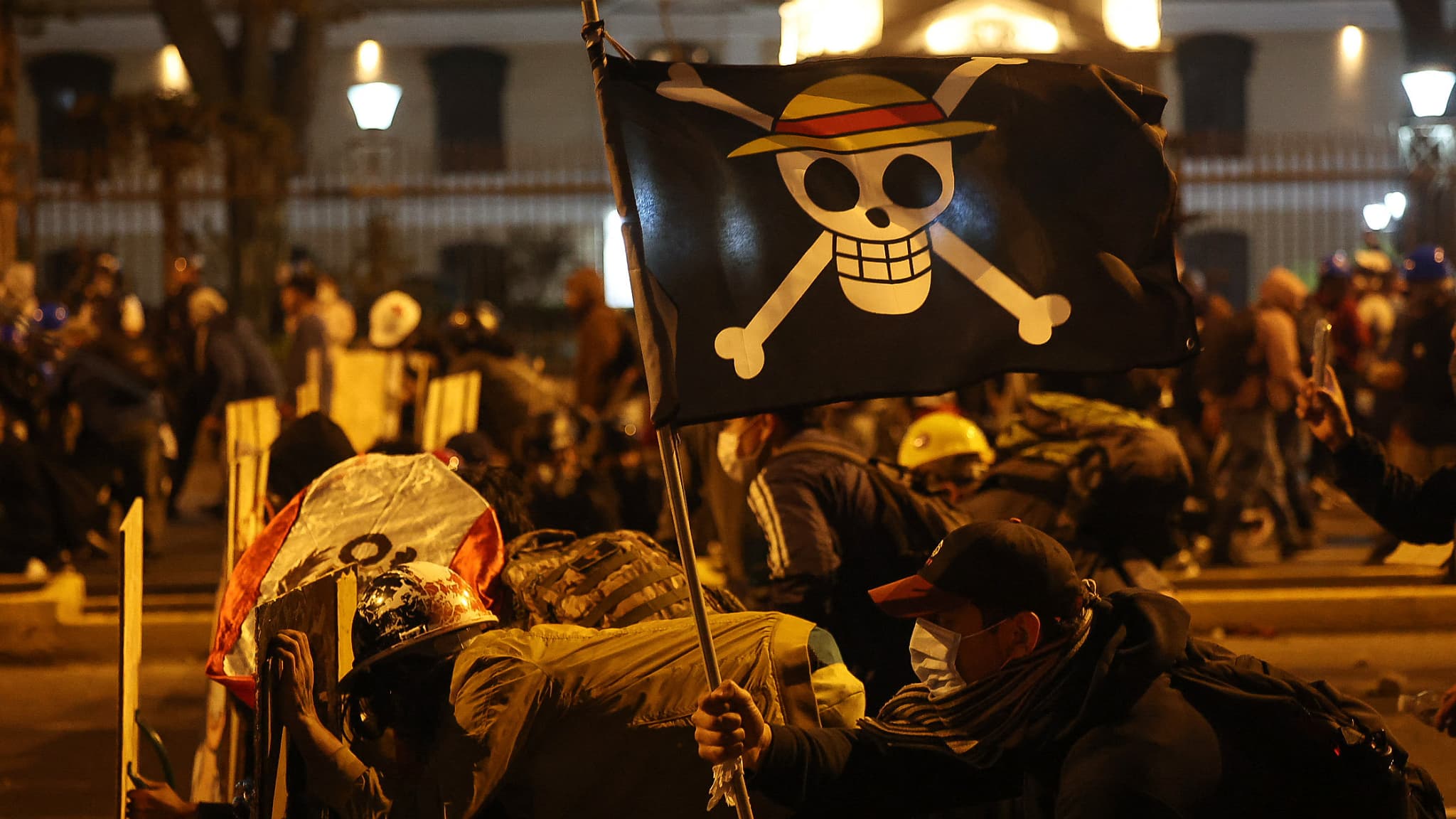 Un mort et plus de 100 blessés après de nouvelles manifestations contre le crime organisé au Pérou
