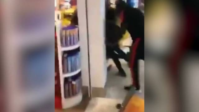 La bagarre entre Booba et Kaaris, et leur équipe, a été largement filmée.