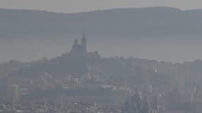 La ville de Marseille sous un nuage de pollution en février 2019.