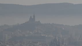 La ville de Marseille sous un nuage de pollution en février 2019.