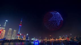 Un impressionnant spectacle de drones anime le Nouvel An à Shanghai