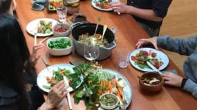 Pourquoi les Français sont-ils champions du monde du temps passé à table ?