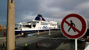 Un ferry au port de Calais