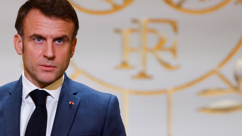 Remaniement: Emmanuel Macron veut 