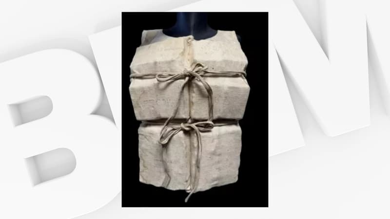 "Des prix records": le gilet de sauvetage d'un survivant du Titanic vendu pour plus de 900.000 dollars dans une vente aux enchères