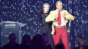 Kevin Spacey animant la le gala de l'amfAR, le 19 mai 2016.