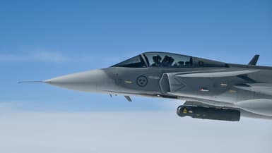 Un Gripen JAS 39 de Saab de l'armée de l'air suédoise.