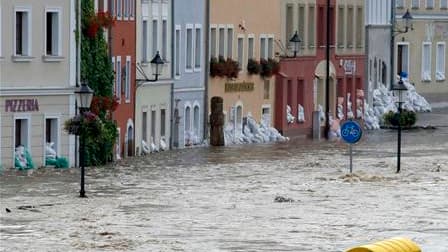 A Görlitz, en Allemagne, près de la frontière polonaise. De fortes pluies ont provoqué des crues soudaines en Europe centrale qui ont fait neuf morts (trois en Allemagne, trois en Pologne et trois en République Tchèque) ce week-end. /Photo prise le 8 août