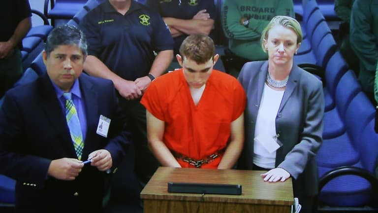 Nikolas Cruz, au centre, au tribunal de Fort Lauderdale, en Floride, le 15 février 2018