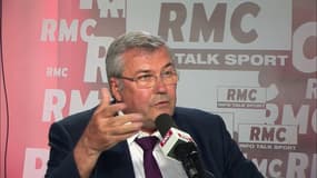 "On veut essayer de renforcer par nos actions à maintenir le commerce en baissant les charge (...) Les charges sont trop importantes pour le petit commerce et l'artisanat"