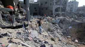 Les décombres du camp de réfugiés de Jabaliya, dans la bande de Gaza, le 1er novembre 2023, après un bombardement israélien le 31 octobre 2023