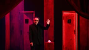 Tim Burton lors de l'ouverture de l'exposition "Tim Burton, le Labyrinthe" à Paris le 20 mai 2023.