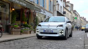 Après la R5 "autonomie urbaine", Renault doit lancer une version "five" à 25.000 euros hors bonus cet été 2025.