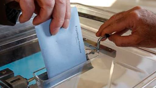 300 sondages sont publiés à chaque campagne présidentielle en France. Un record en Europe !