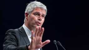 Dans un entretien au Monde, Laurent Wauquiez charge la politique d'Emmanuel Macron. 