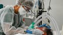 Un patient atteint du Covid-19 en réanimation à l'hôpital de Colmar, le 22 janvier 2021