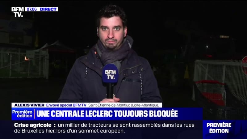 Colère des agriculteurs: une centrale Leclerc toujours bloquée à Saint-Étienne-de-Montluc, en Loire-Atlantique