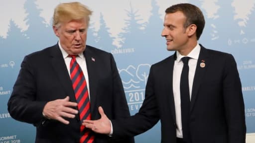 Le moment précédant la poignée de mains de Donald Trump et Emmanuel Macron à La Malbaie Le moment précédant la poignée de mains de Donald Trump et Emmanuel Macron à La Malbaie