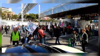 À Marseille, le tunnel du Prado Carénage est bloqué ce vendredi 10 mars par une centaine de manifestants