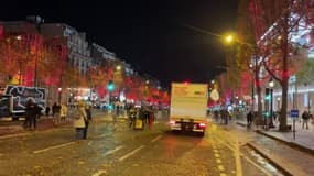 Les décorations de Noël sur les Champs-Élysées ont été inaugurées