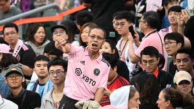 Des fans de Messi lors du match Hong Kong-Inter Miami, le 4 février 2024.