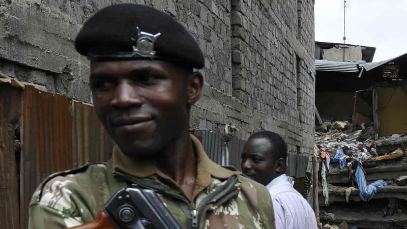 Un policier kényan dans les rues de Nairobi, le 3 mai 2016. (Photo d'illustration)