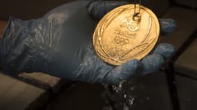 La fabrication d'une médaille d'Or