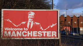 Un panneau souhaitant la bienvenue à Jim Ratcliffe à Manchester United, en décembre 2023