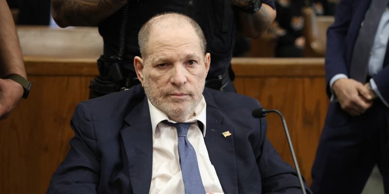 L'ancien producteur de cinéma Harvey Weinstein assiste à une audience avant son nouveau procès, à la Cour suprême de New York, à New York, le 29 janvier 2025.